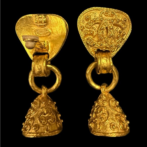 CHANEL Gold Textured Drop Earrings
